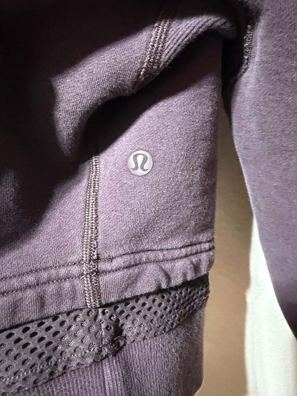 Lululemon Warm Down Hoodie Pelt Purple Mesh Hem Pullover Size 4 - Picture 2 of 4